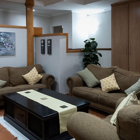 Park Living Guesthouse Bloemfontein Ngoại thất bức ảnh