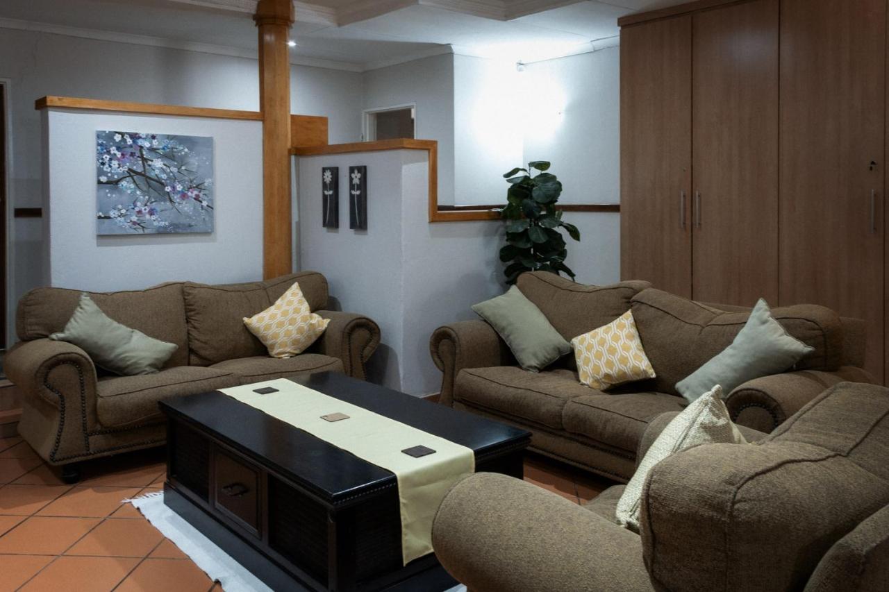 Park Living Guesthouse Bloemfontein Ngoại thất bức ảnh